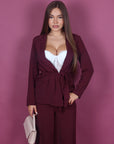 Tailleur con giacca a kimono bordeaux