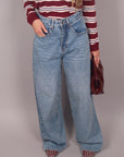 Jeans palazzo chiaro con microcristalli