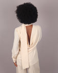 Camicia con scollo sul retro beige
