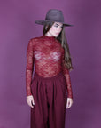 Maglia semivelata in pizzo bordeaux