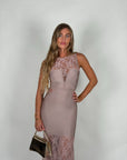 Abito bandage e pizzo rosa