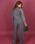 Pantalone grigio con banda laterale