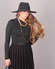 Maglia con spalla scoperta nera