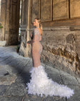 Abito luxury diamond argento con piume bianche