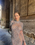 Abito luxury diamond argento con piume bianche