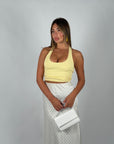 Top basic scollo America giallo