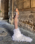 Abito luxury diamond argento con piume bianche