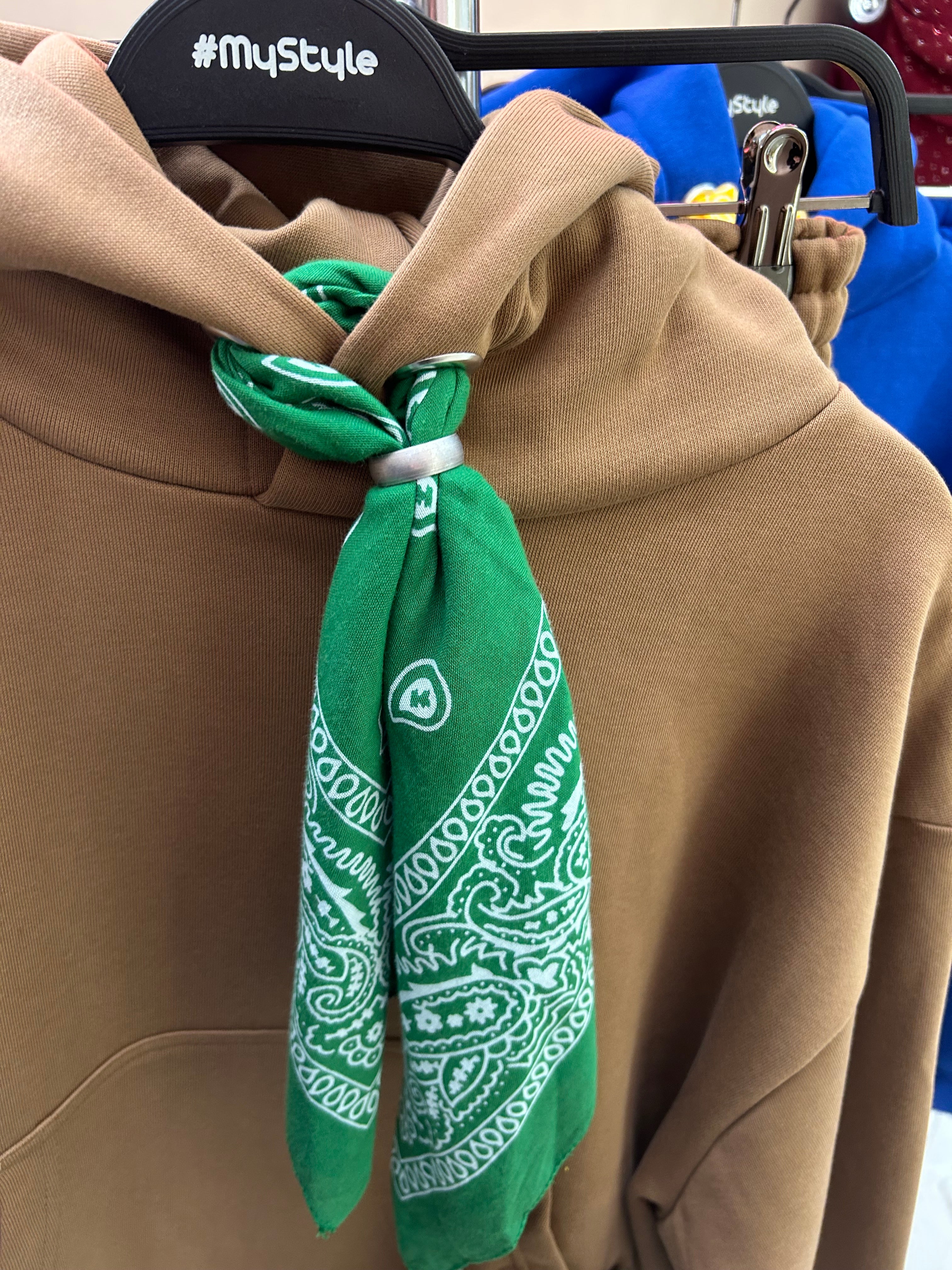 Coordinato tuta con foulard