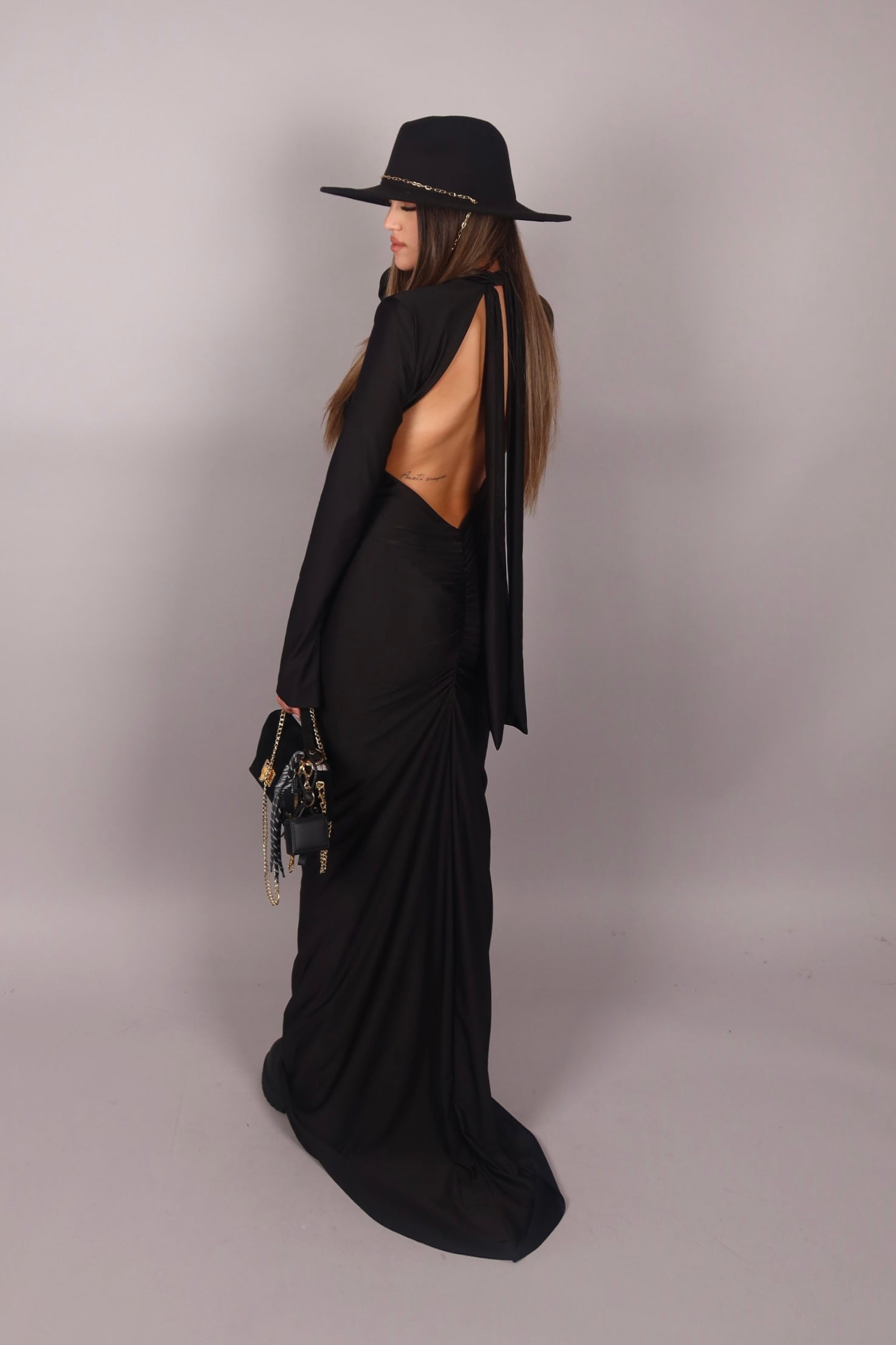 Dress in lycra nero scollato dietro