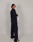 Tailleur gessato con cintura blu navy