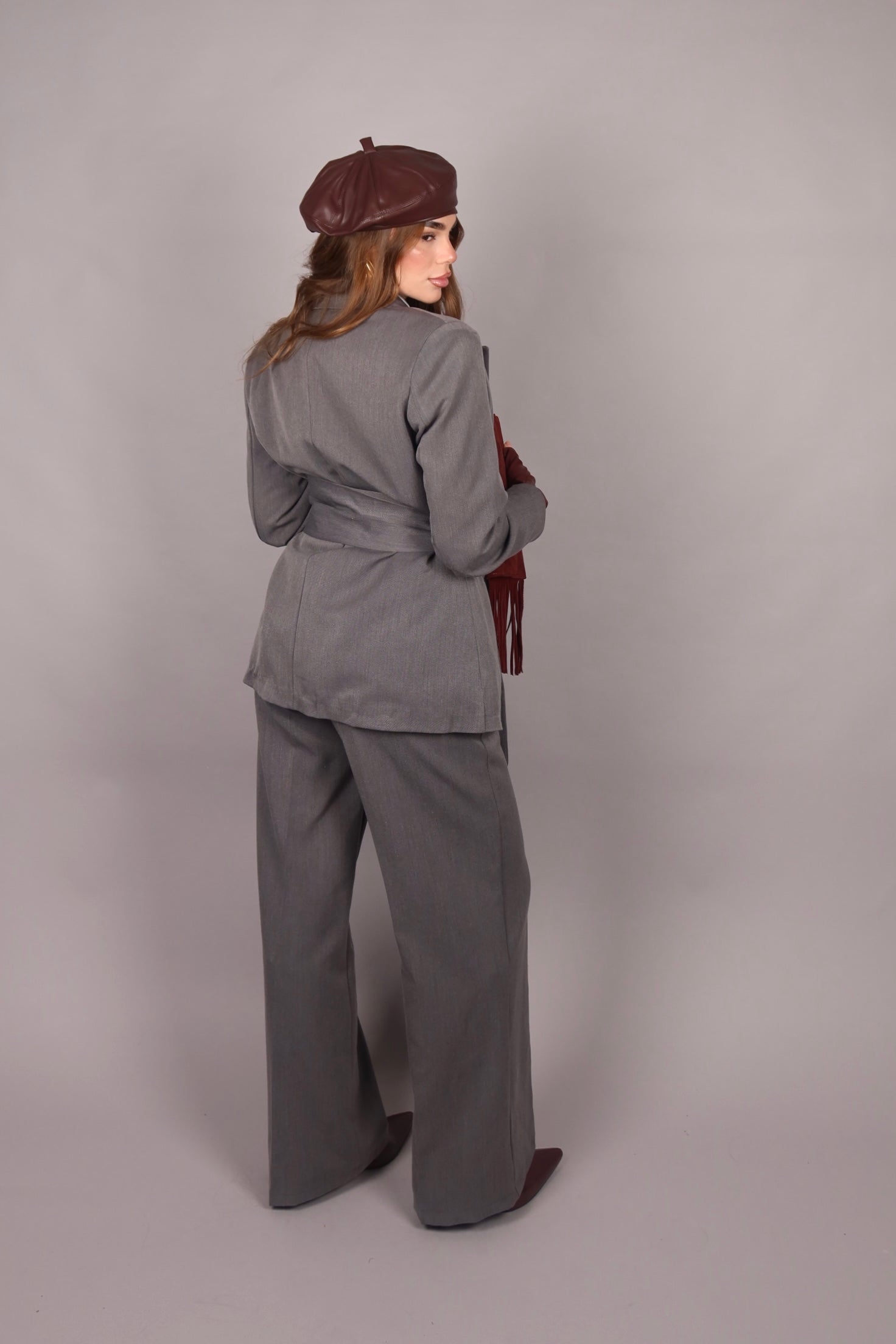 Tailleur giappo grigio
