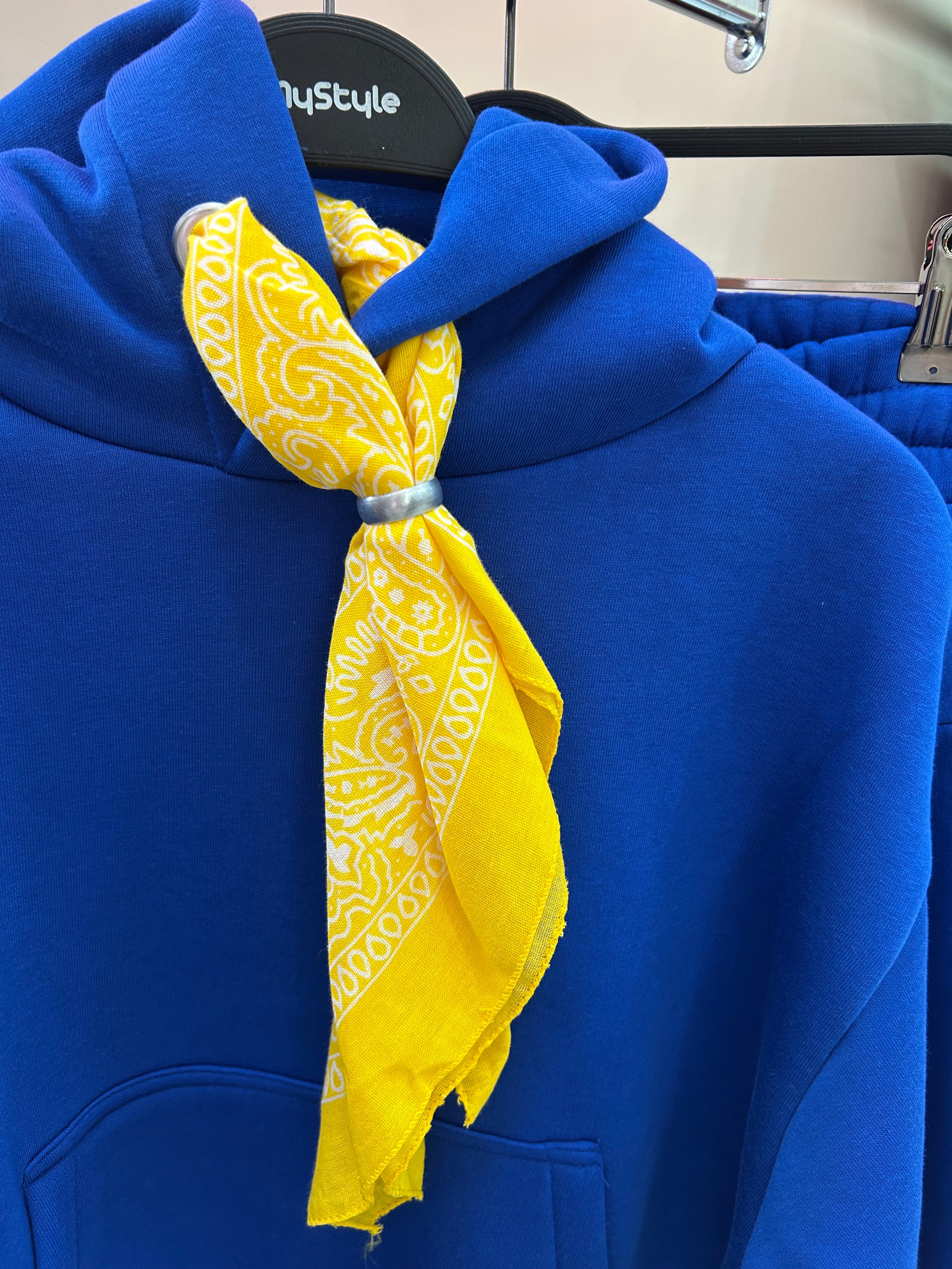 Coordinato tuta con foulard