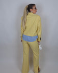 Giacca con inserti in camicia gialla