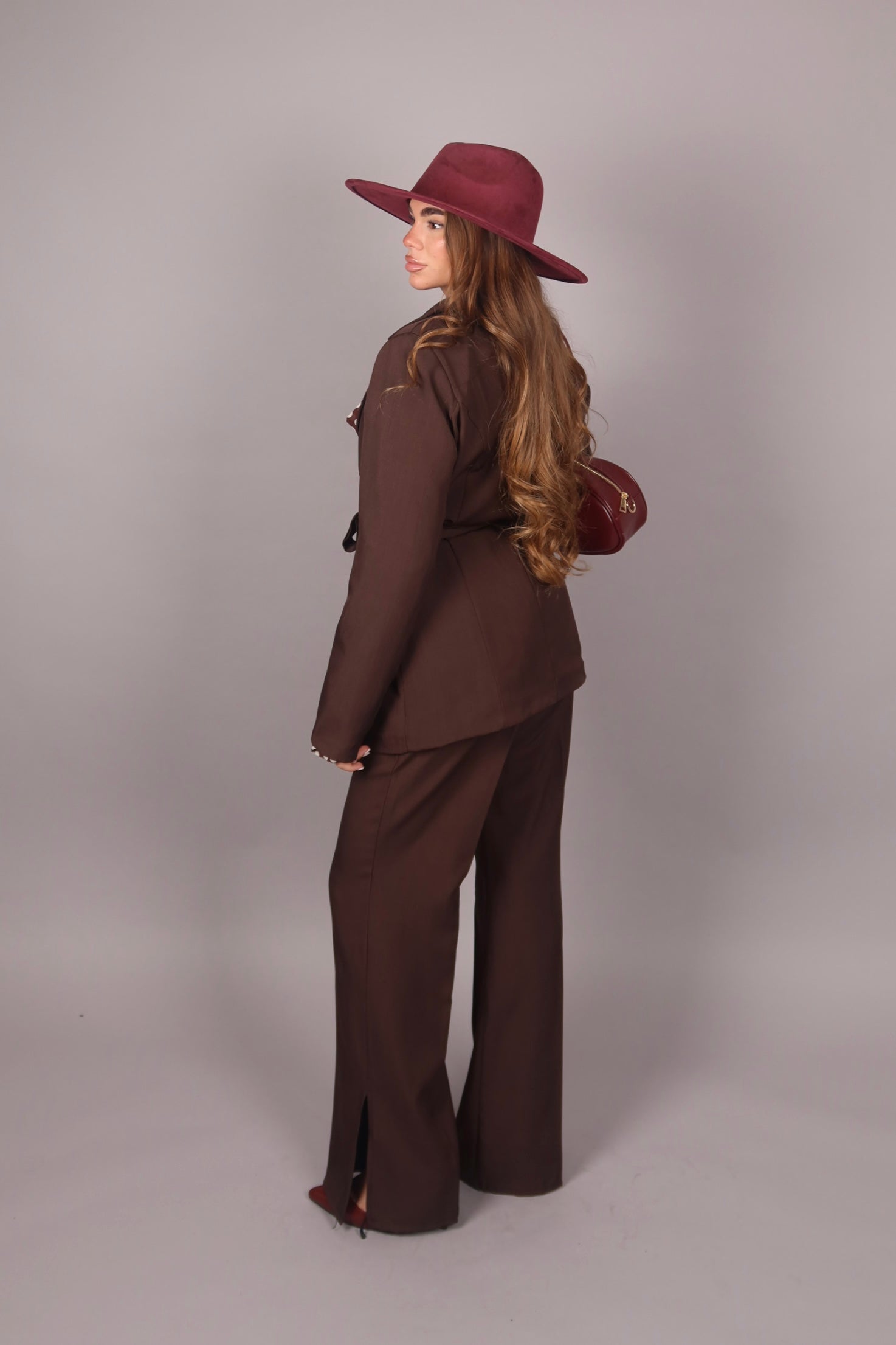 Tailleur con cintura Brown