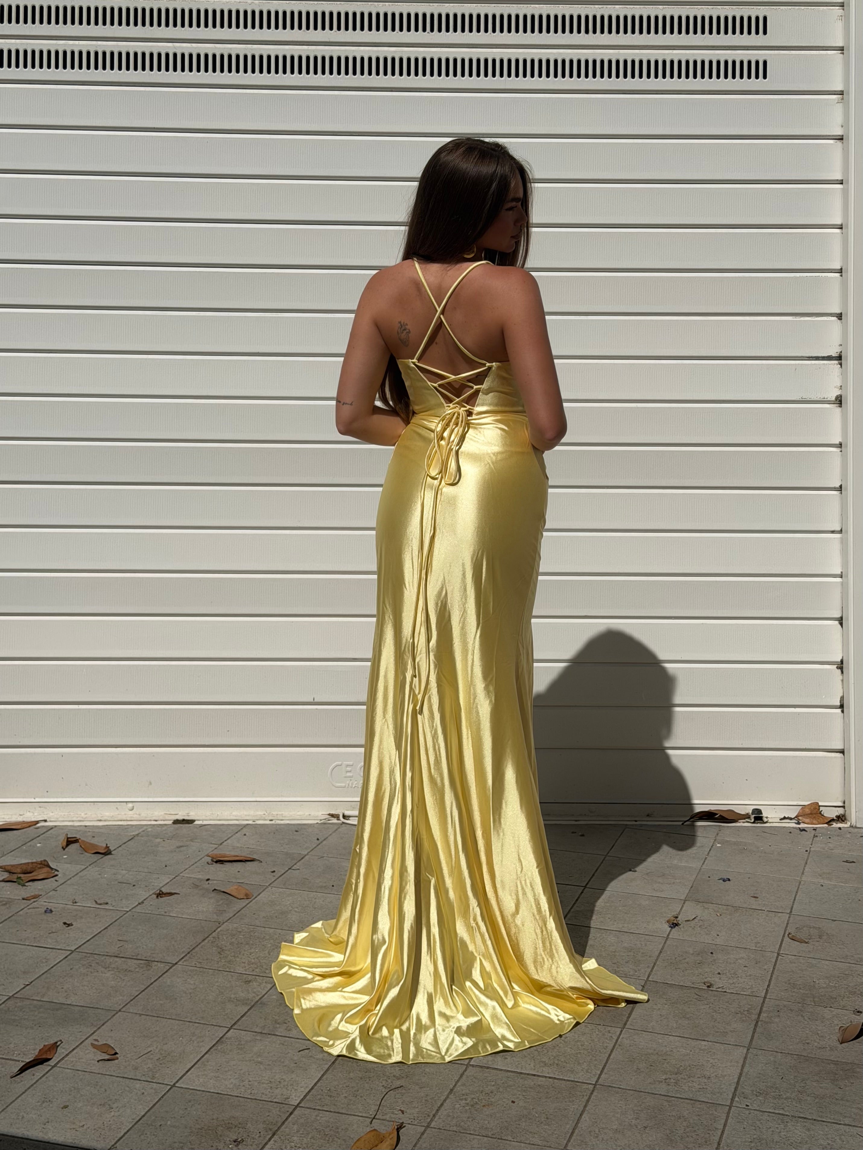 Dress elegant in raso giallo