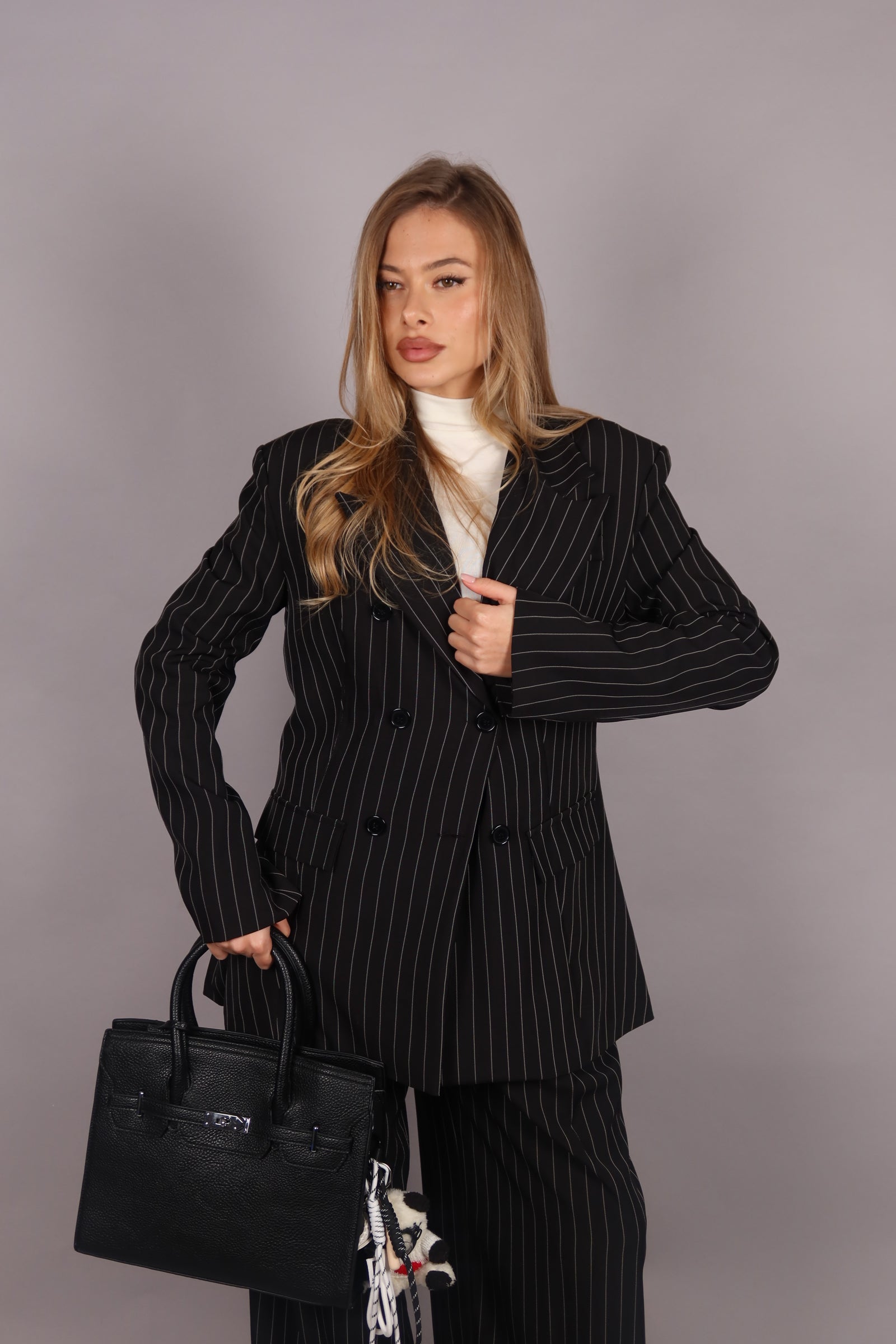 Tailleur doppiopetto gessato avvitato nero